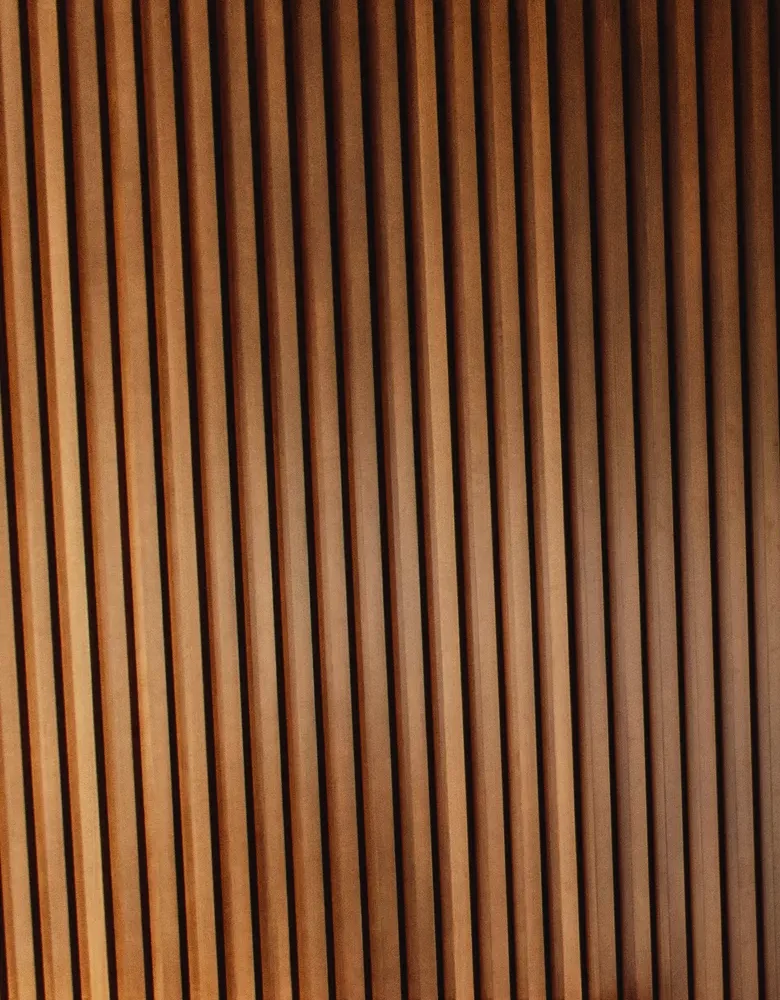 Cloison à tasseaux de bois